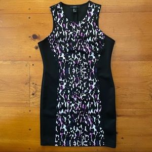 Like New Abstract Purple Black White Fitted Dress